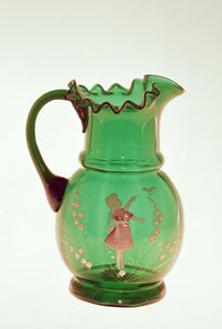 Jarra verde de Mary Gregory con pintura de esmalte al fuego de un niño, posiblemente bohemia, finales del siglo XIX